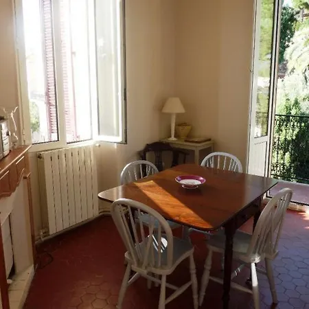 Sleeps 4 Wifi Κάννες