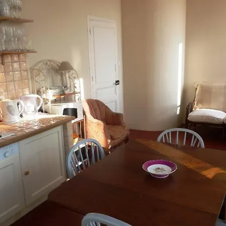 Sleeps 4 Wifi *