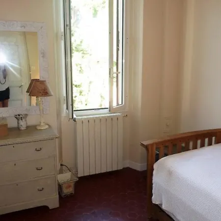 Sleeps 4 Wifi * קאן