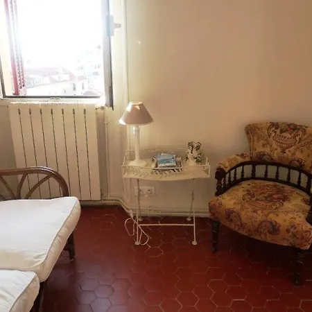 Sleeps 4 Wifi דירה *